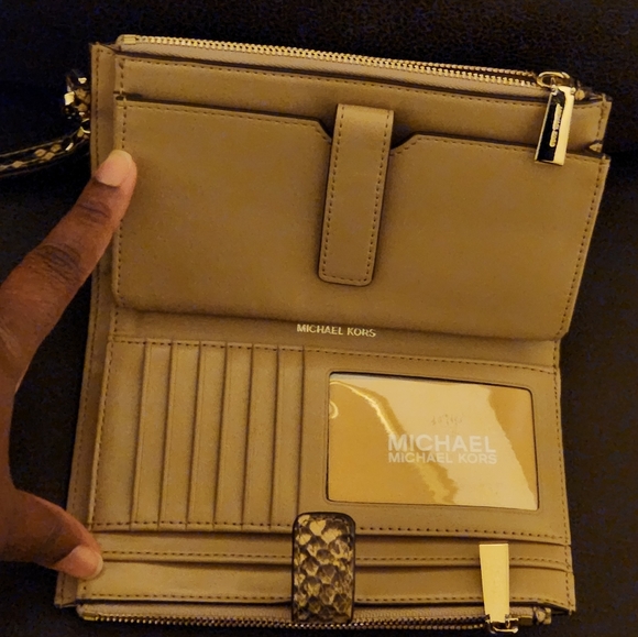 Michael Kors Jet Set Snake Print Wristlet - Picture 2 of 4